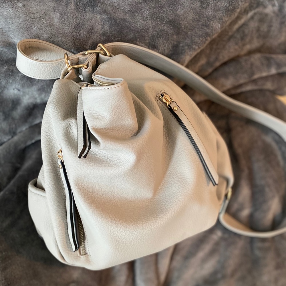 Convertible Hobo / Backpack Mellow World Leia